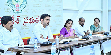 ఆంధ్రప్రదేశ్ ను డ్రగ్స్ రహిత రాష్ట్రంగా మార్చేందుకు ప్రజాప్రతినిధులు, అధికారులు సమన్వయంతో ముందుకు సాగాలని విద్య, ఐటి, ఎలక్ట్రానిక్స్ శాఖల మంత్రి నారా లోకేష్ పిలుపునిచ్చారు.