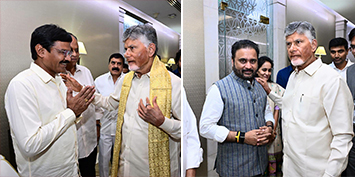 ఢిల్లీలో ముఖ్యమంత్రి చంద్రబాబు నాయుడు గారికి స్వాగతం పలికిన ఎంపీలు, టీడీపీ నేతలు.